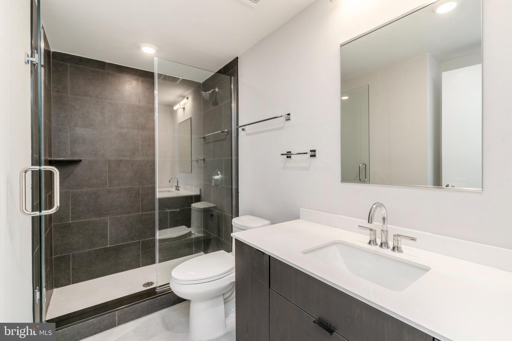 EAST FALLS - Residential Lease