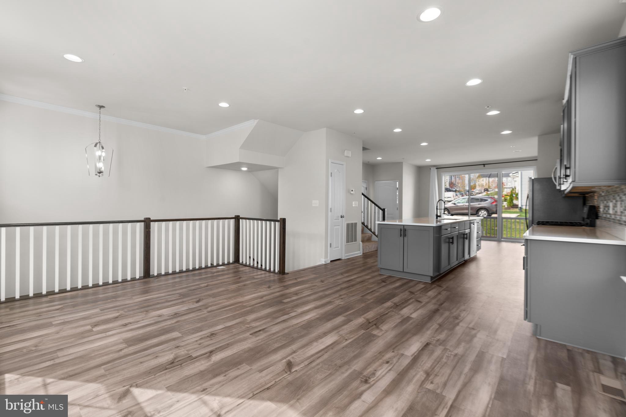 LAUREL OVERLOOK - Residential