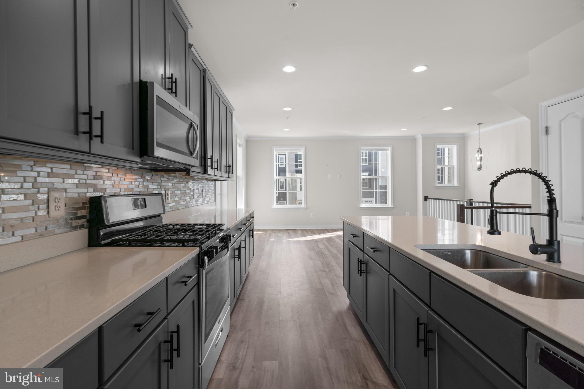 LAUREL OVERLOOK - Residential