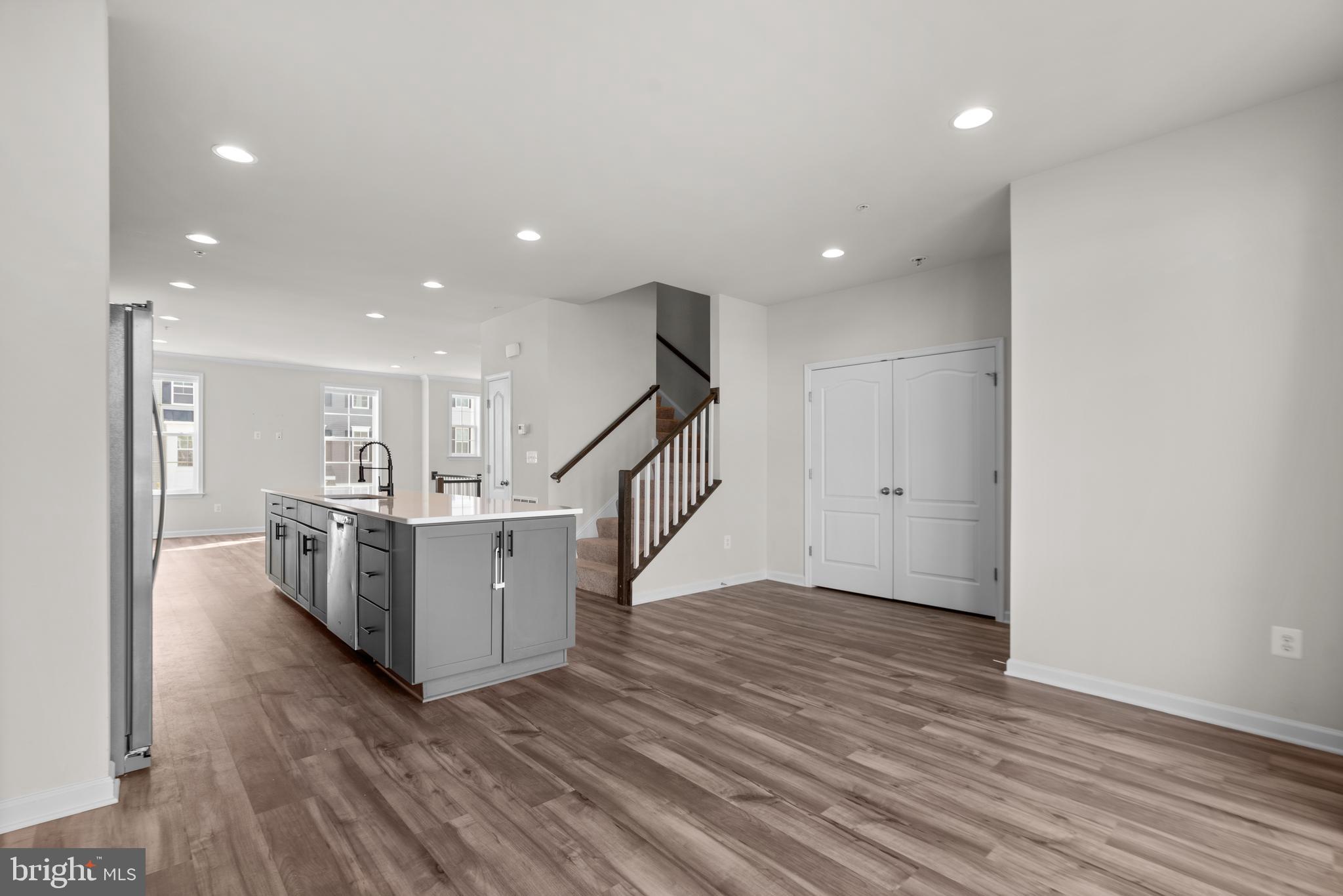 LAUREL OVERLOOK - Residential