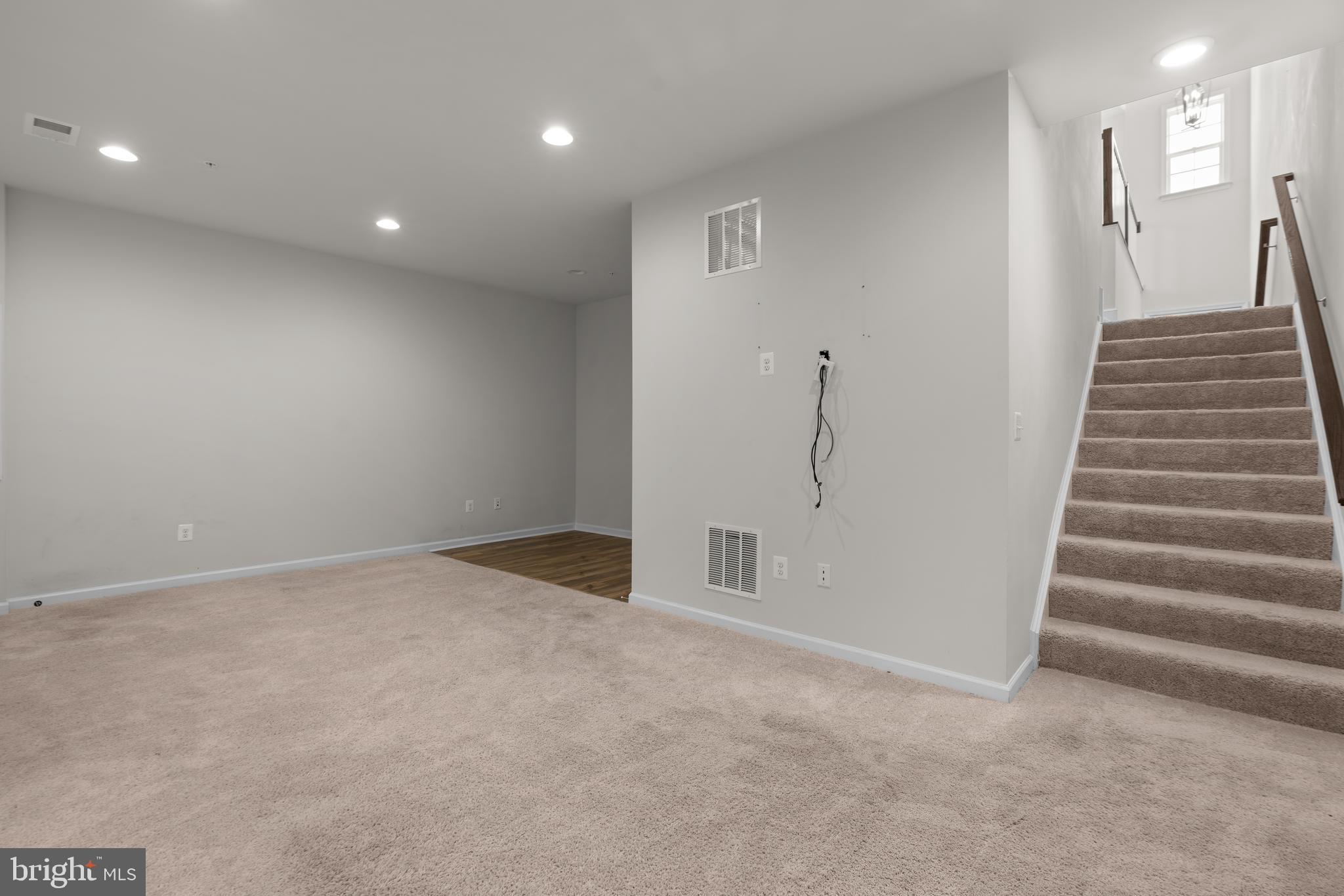 LAUREL OVERLOOK - Residential