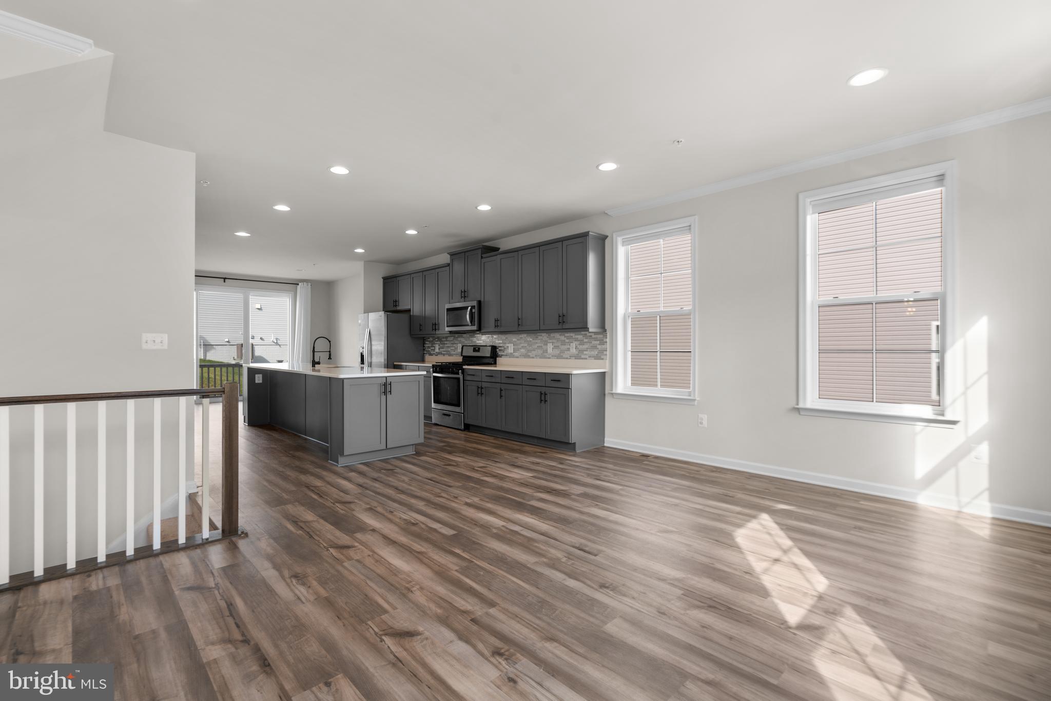 LAUREL OVERLOOK - Residential