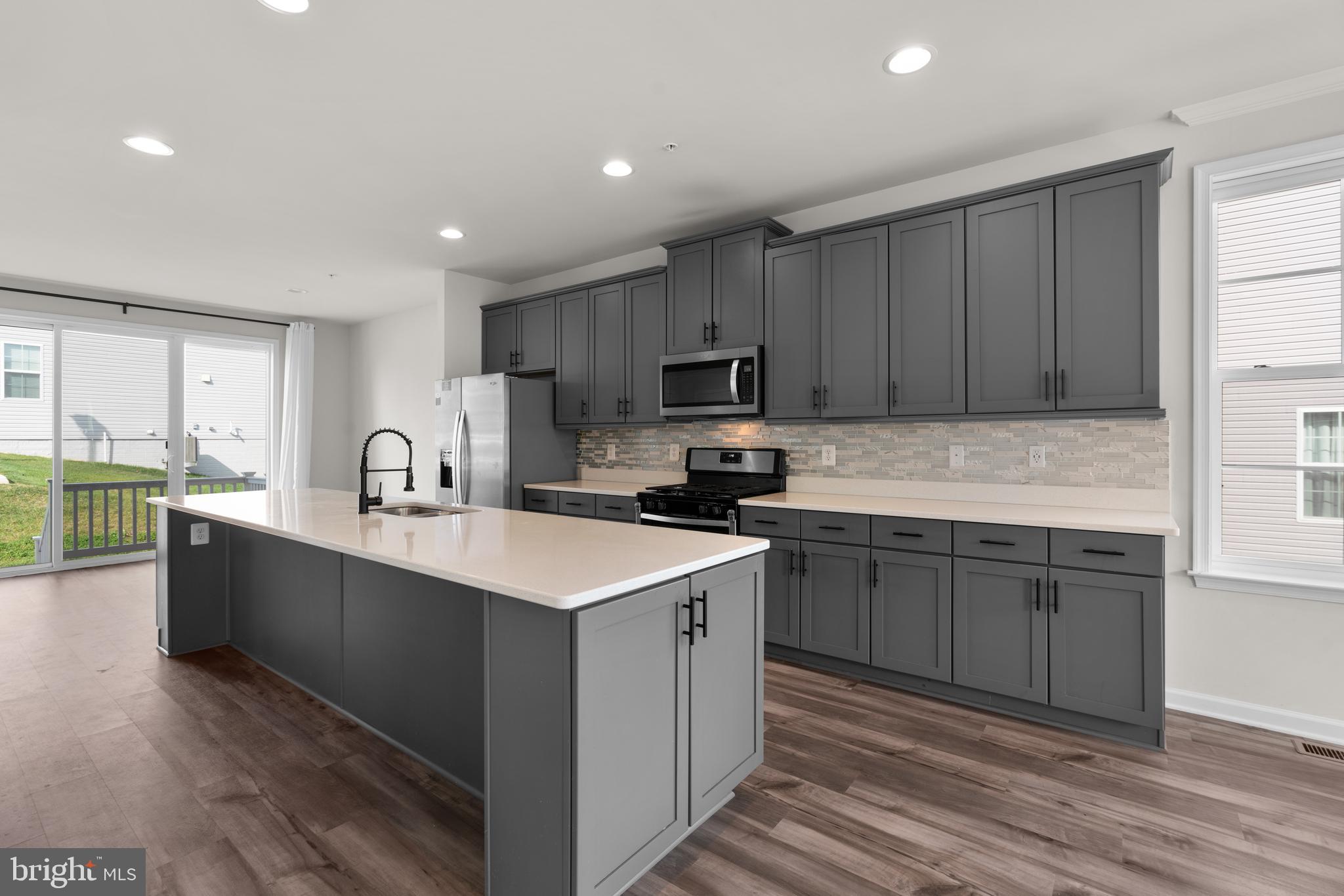 LAUREL OVERLOOK - Residential