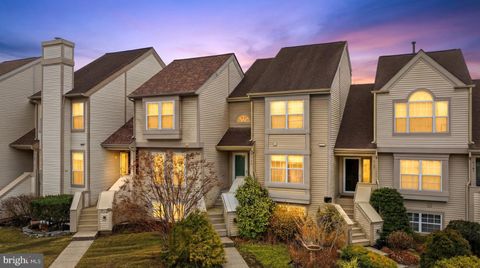 Photo of 6185 Stonepath Circle, CENTREVILLE, VA 20120 (MLS # VAFX2296106)