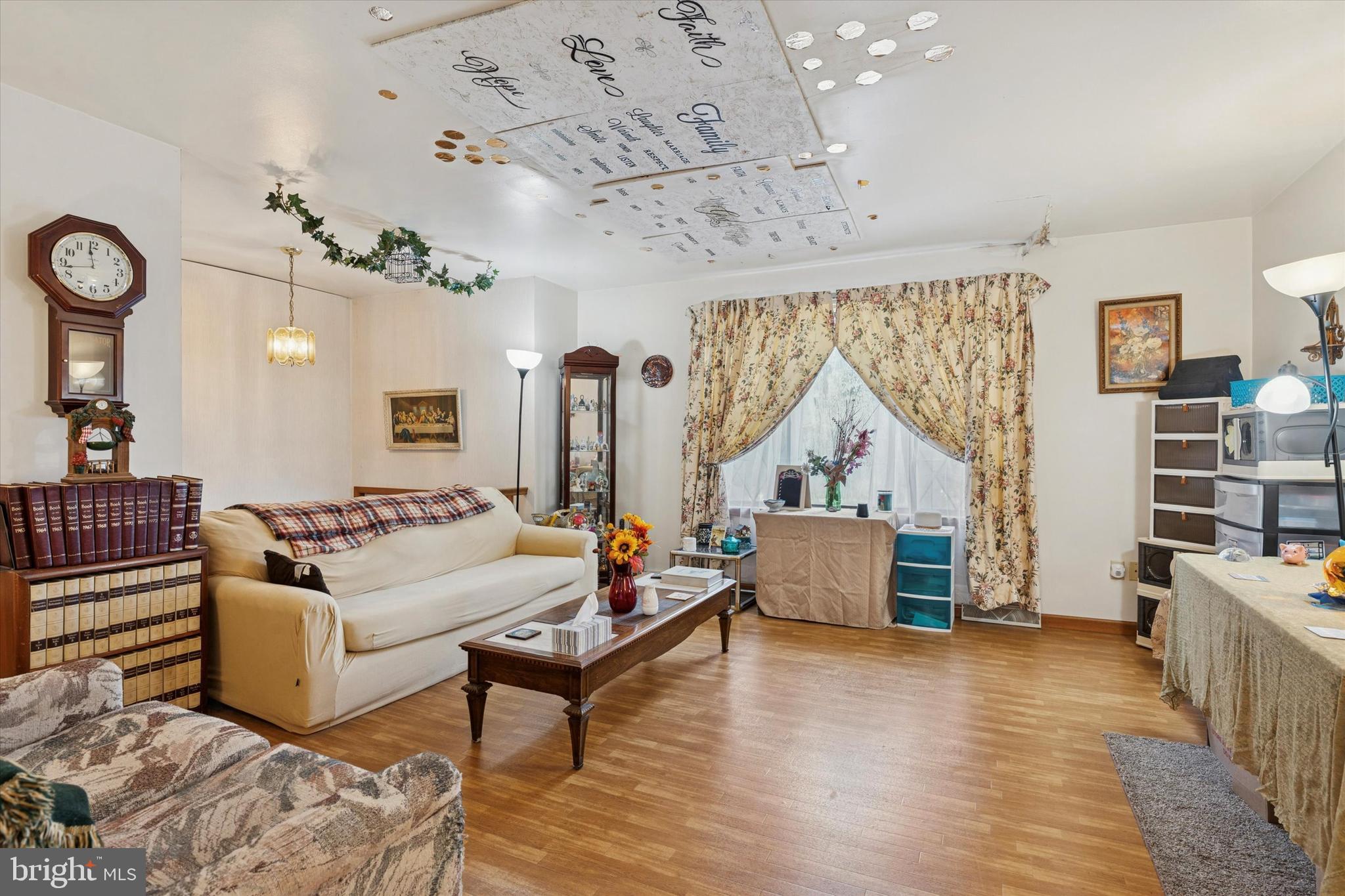 SPRING GLEN ACRES - Residential