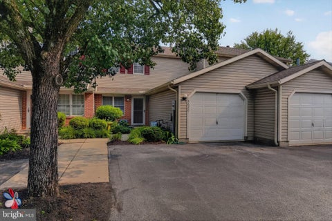 Townhouse For Sale - 3620 Pleasant Valley Road<br/> New York, PA 17406