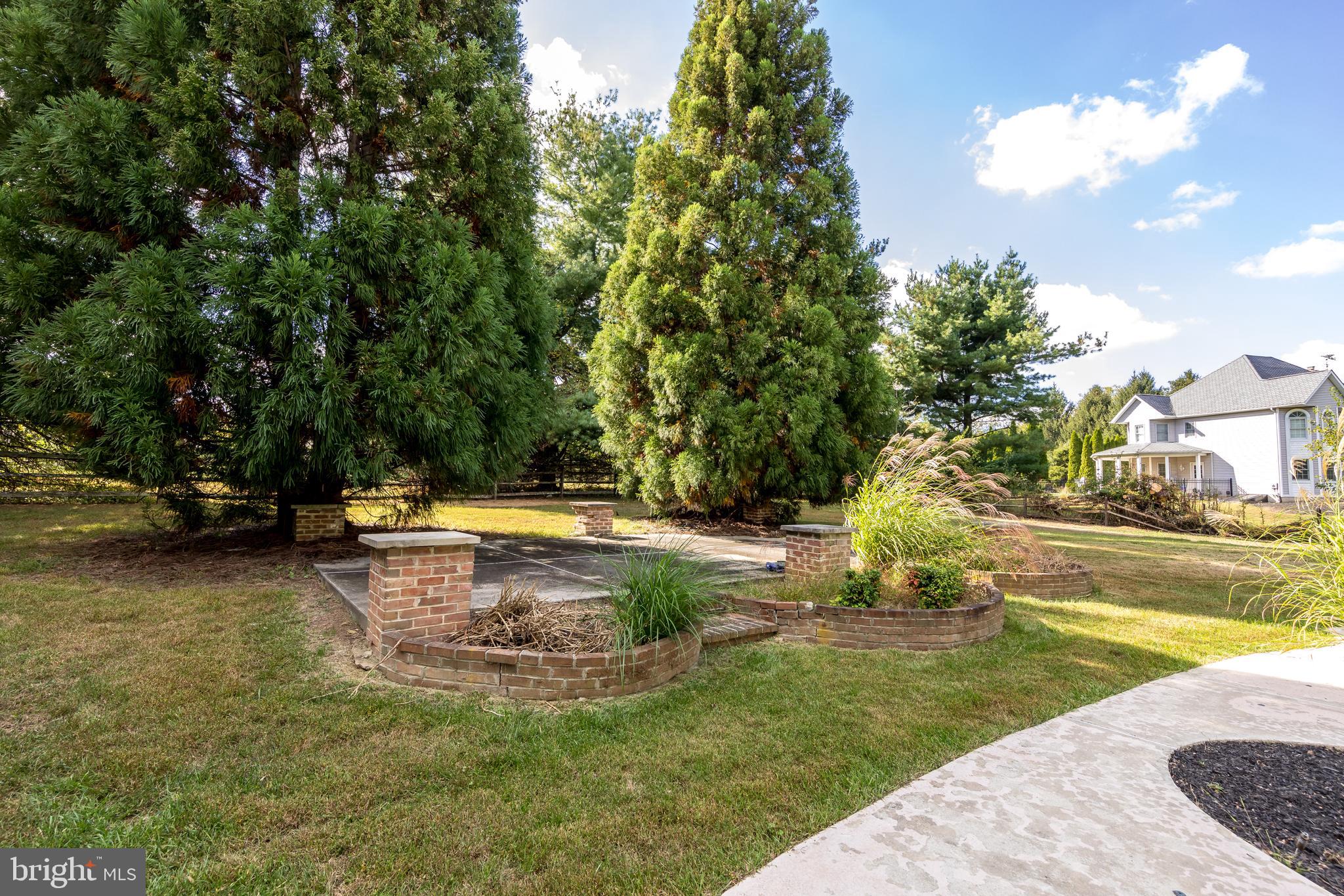 MARSHALL CREEK FAR - Residential