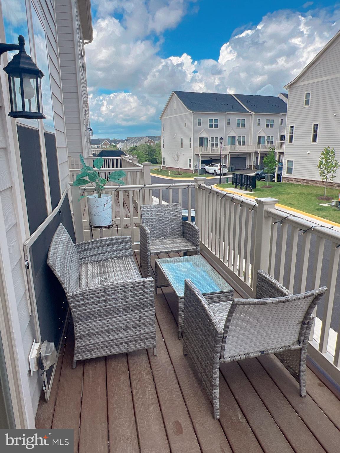 POTOMAC STATION MARKETPLACE - Residential