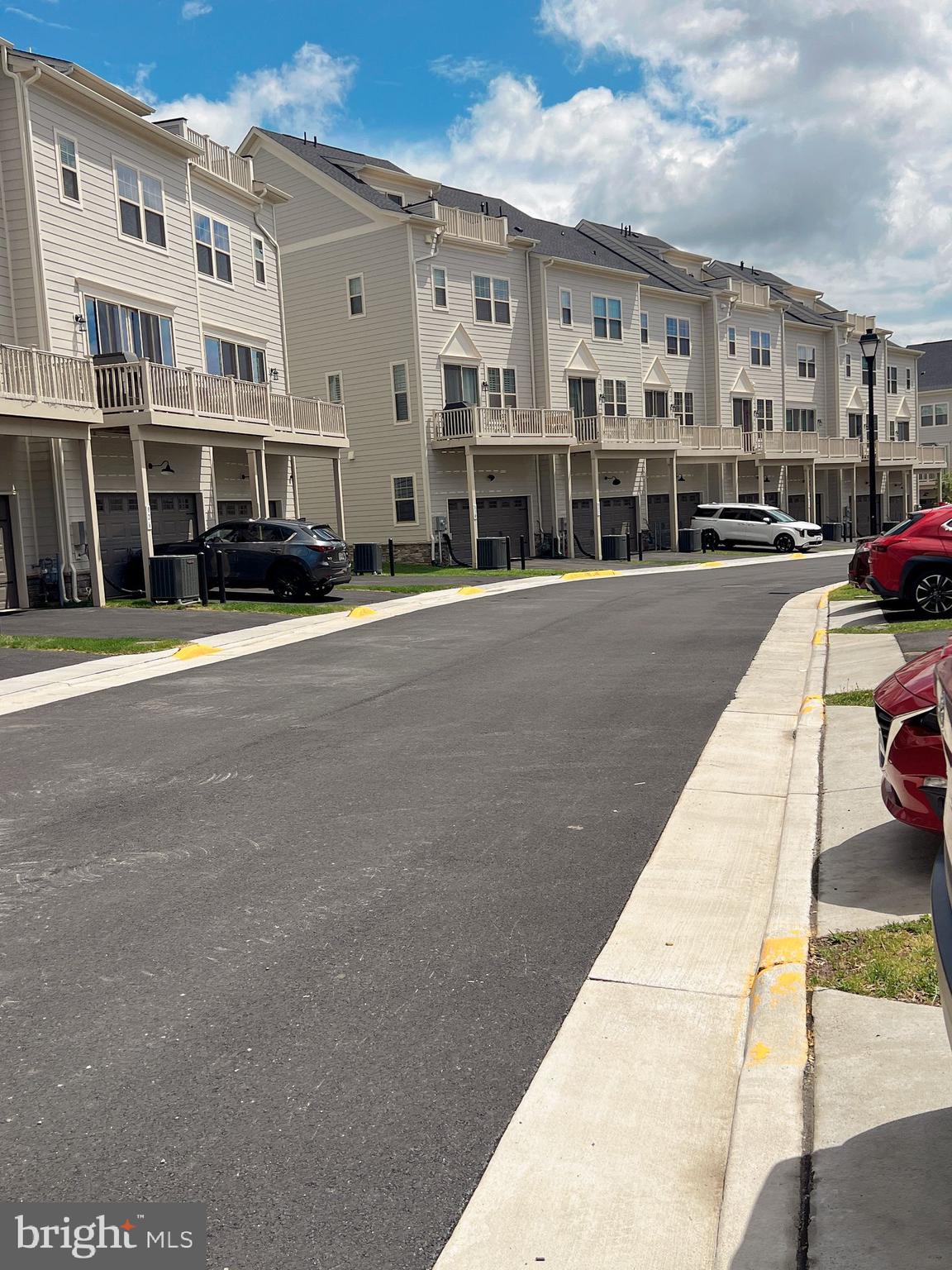 POTOMAC STATION MARKETPLACE - Residential