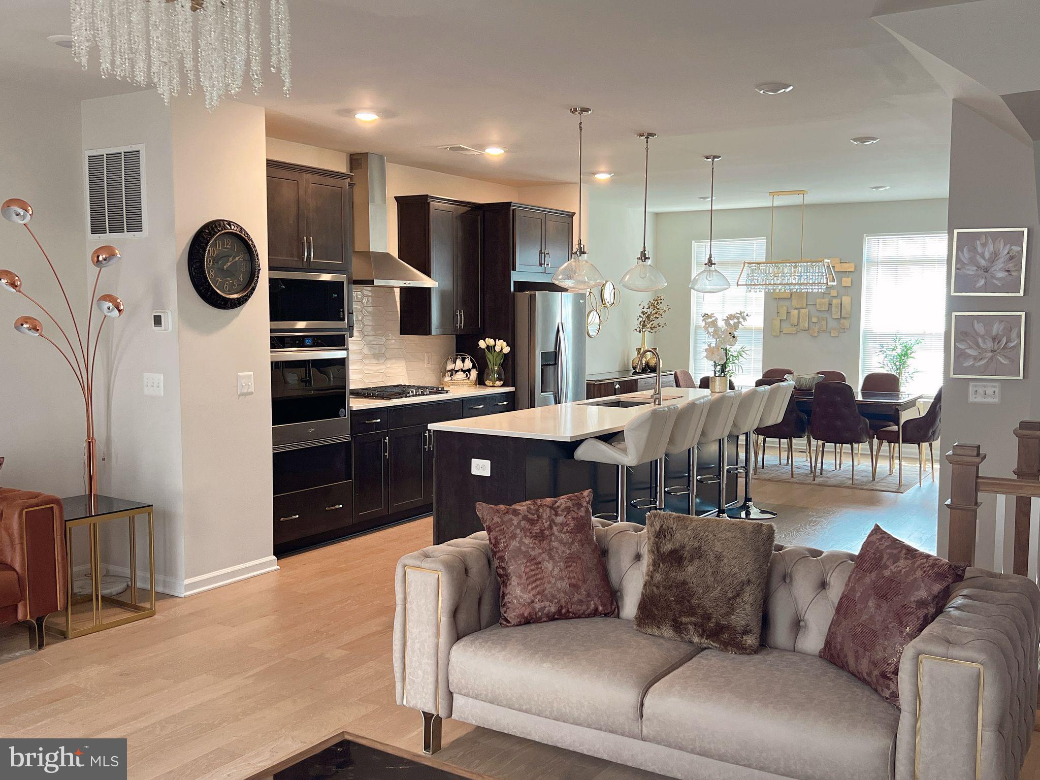 POTOMAC STATION MARKETPLACE - Residential