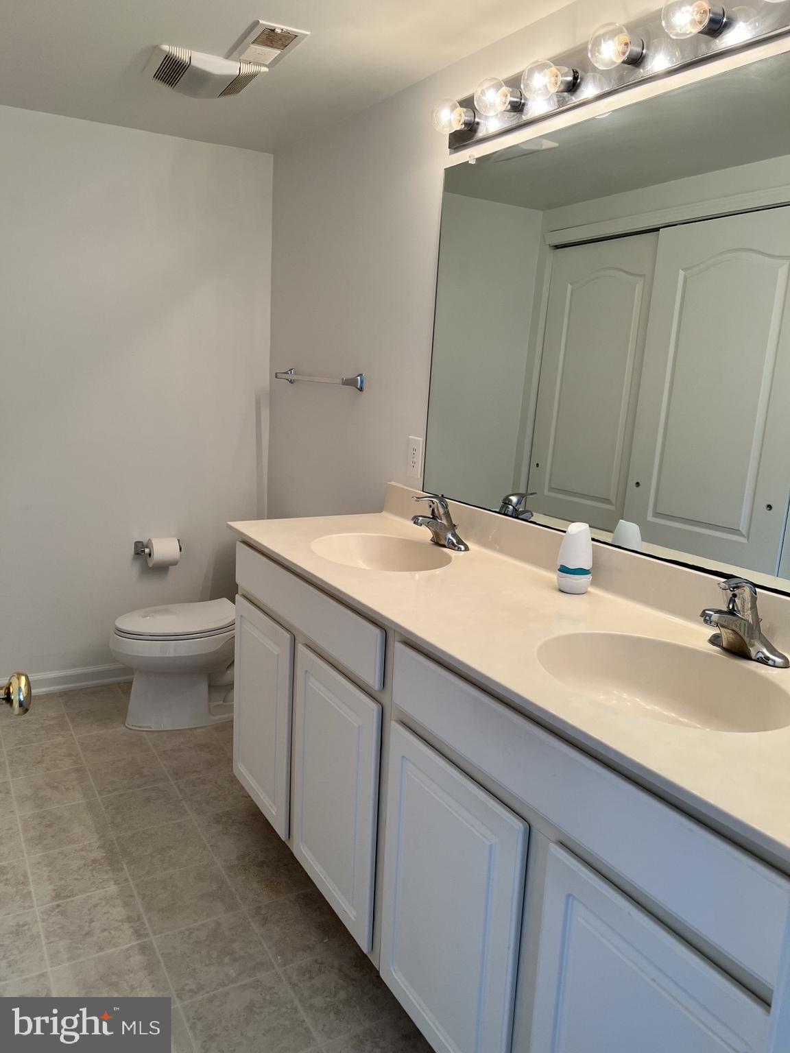 CONGRESSIONAL VILLAG - Residential