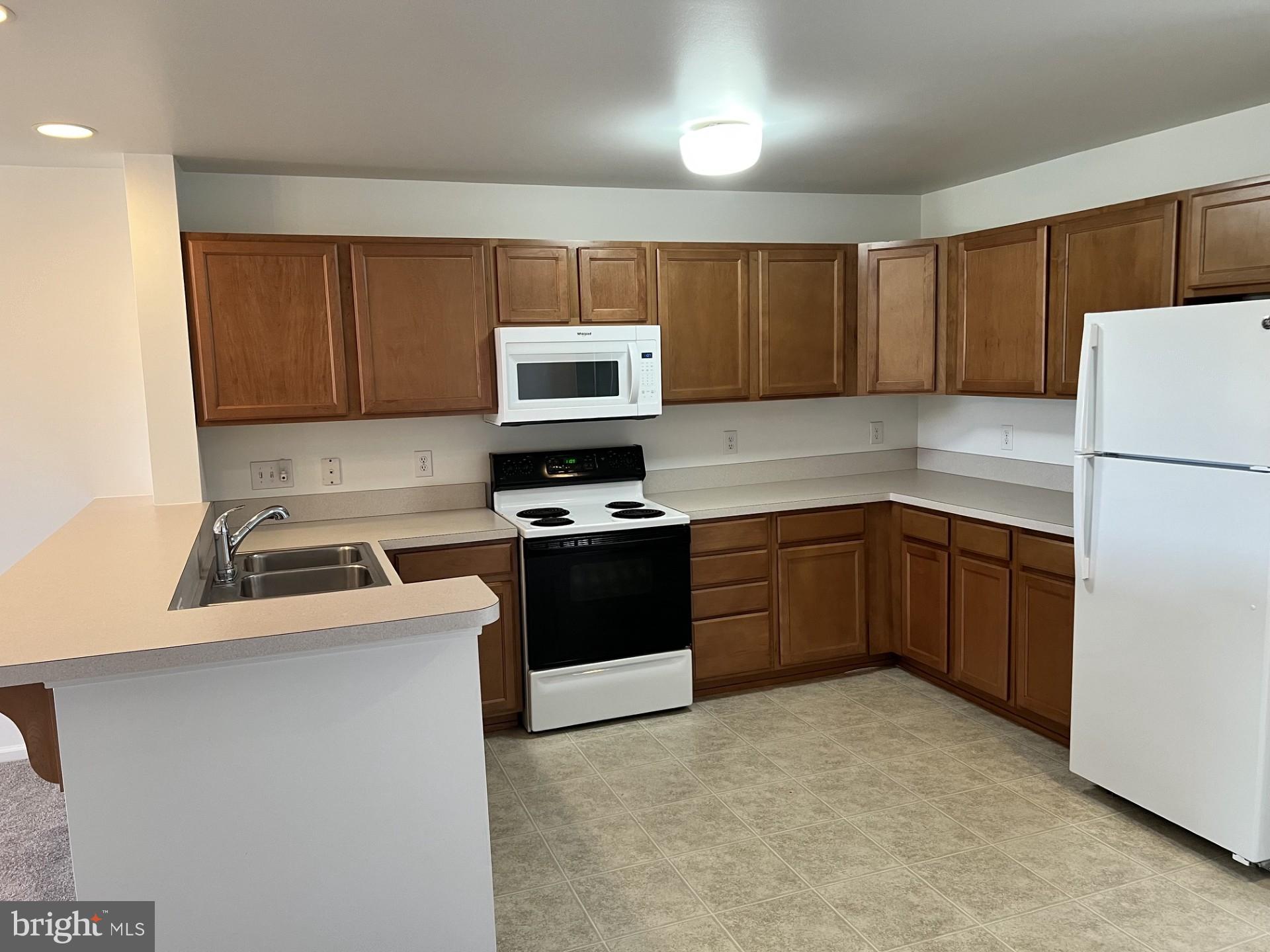 CONGRESSIONAL VILLAG - Residential