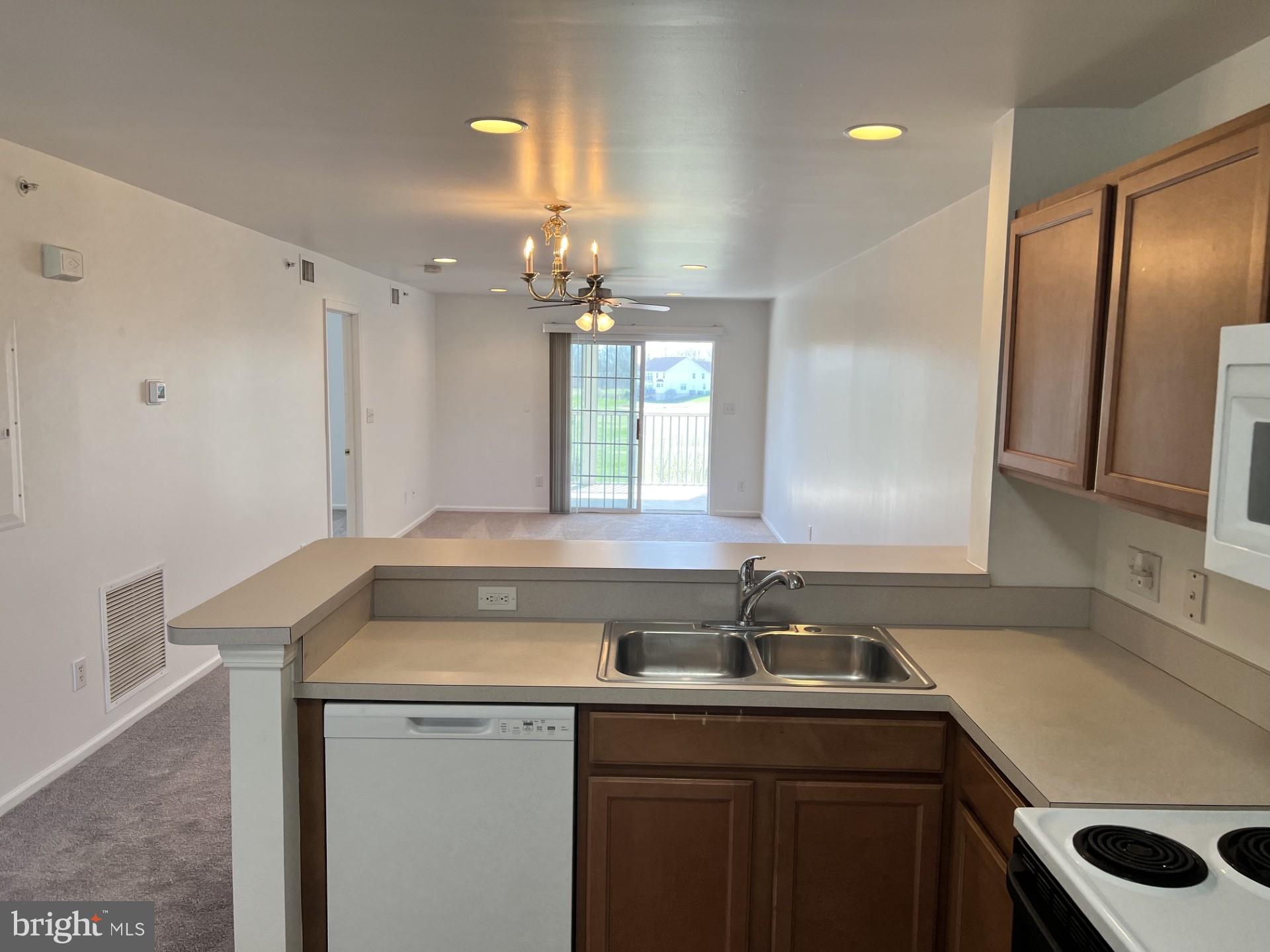 CONGRESSIONAL VILLAG - Residential