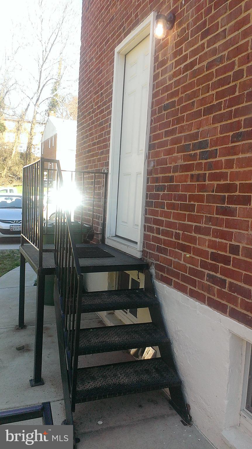 WINDSOR HILLS - Residential Lease