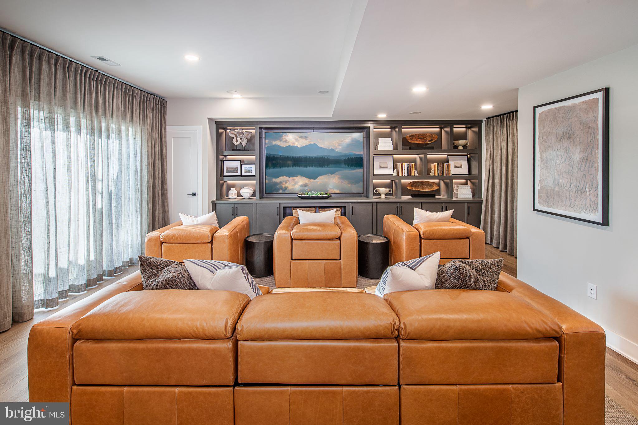 BRETON HILL - Residential