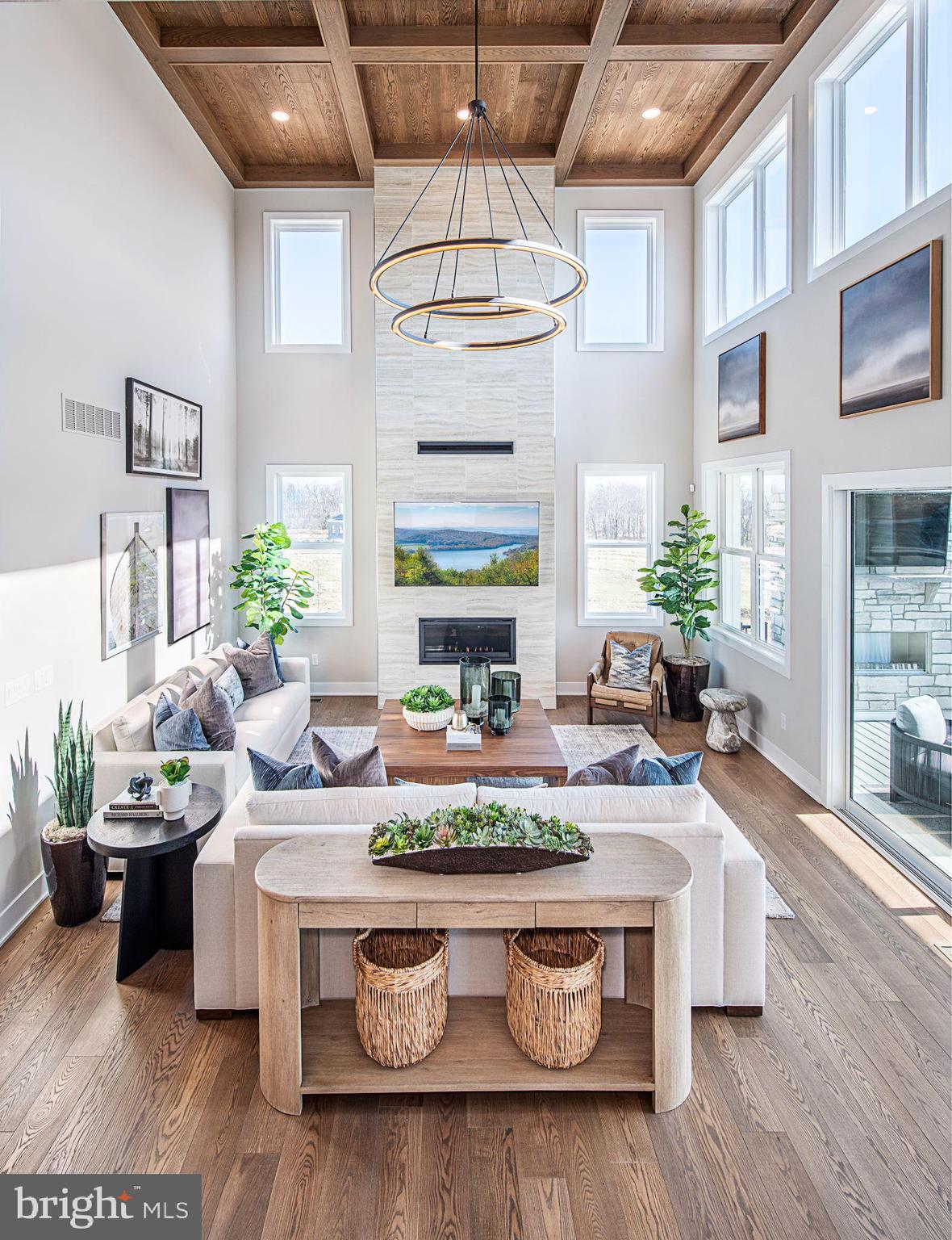 BRETON HILL - Residential