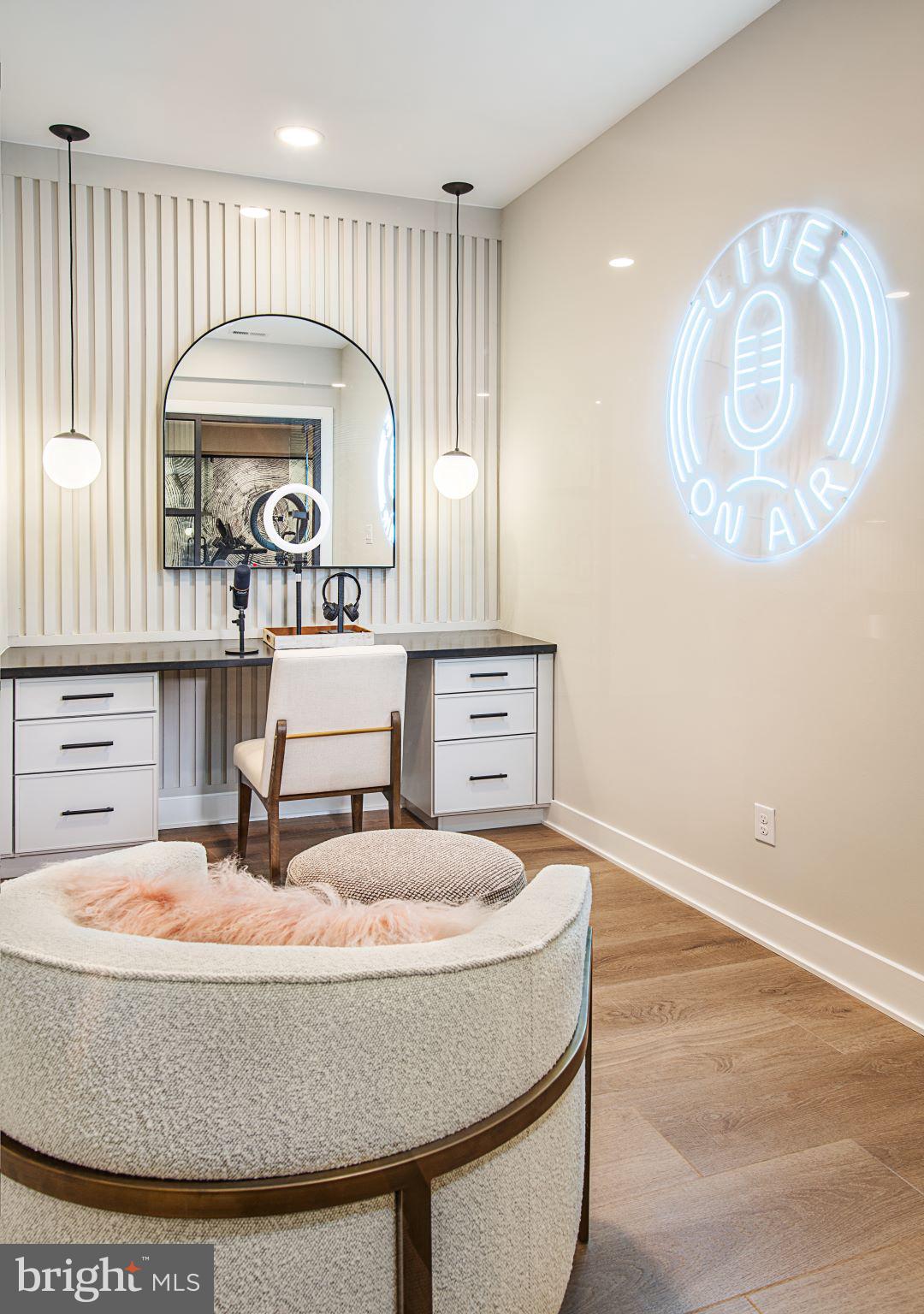 BRETON HILL - Residential