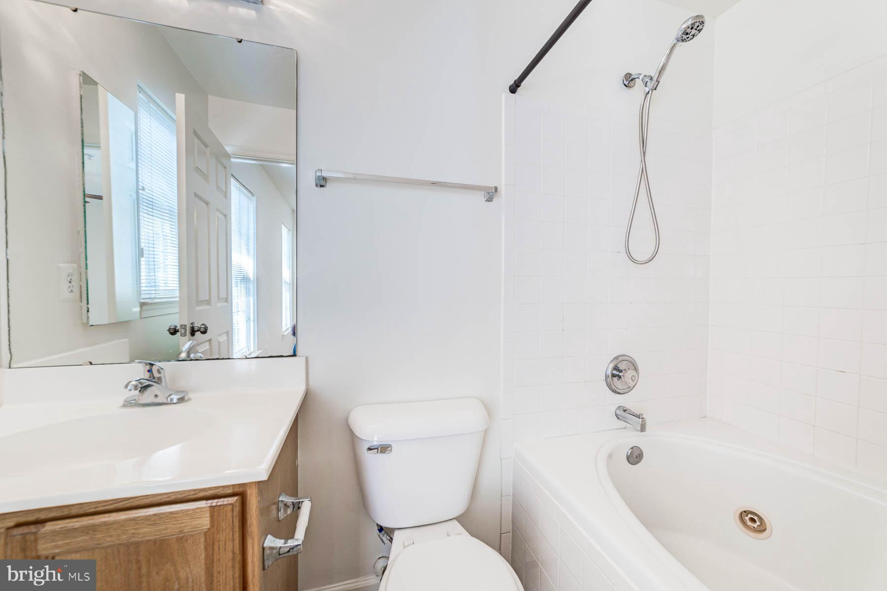 SUMMERS GROVE - Residential Lease