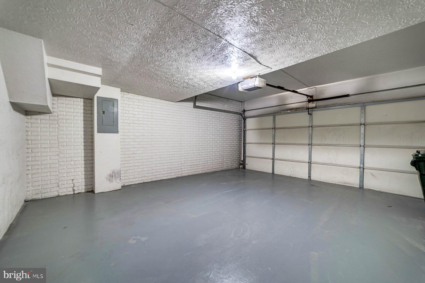 SUMMERS GROVE - Residential Lease