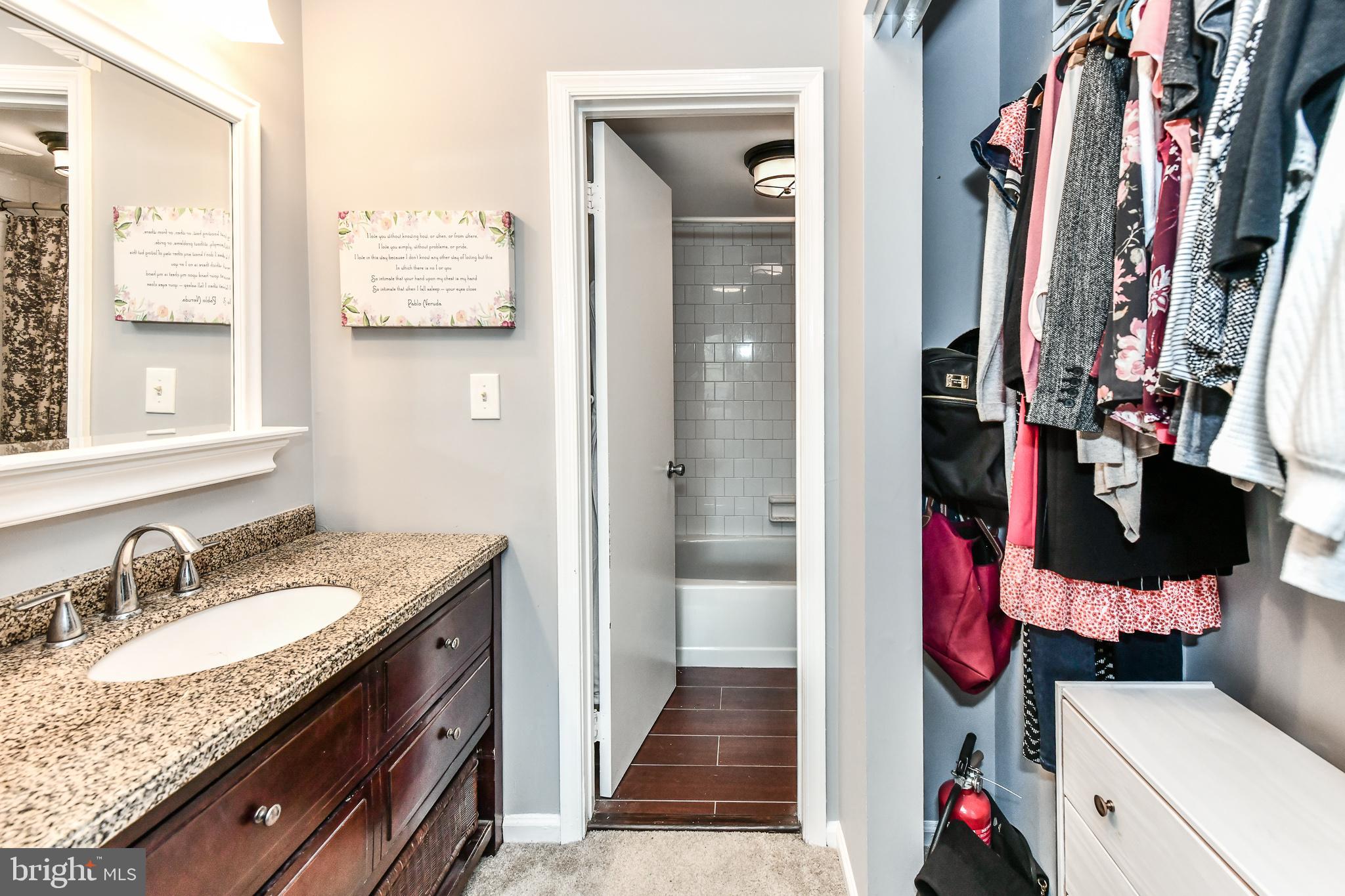 STAFFORD SQUARE - Residential Lease