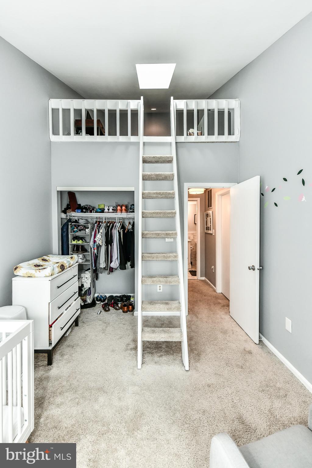 STAFFORD SQUARE - Residential Lease