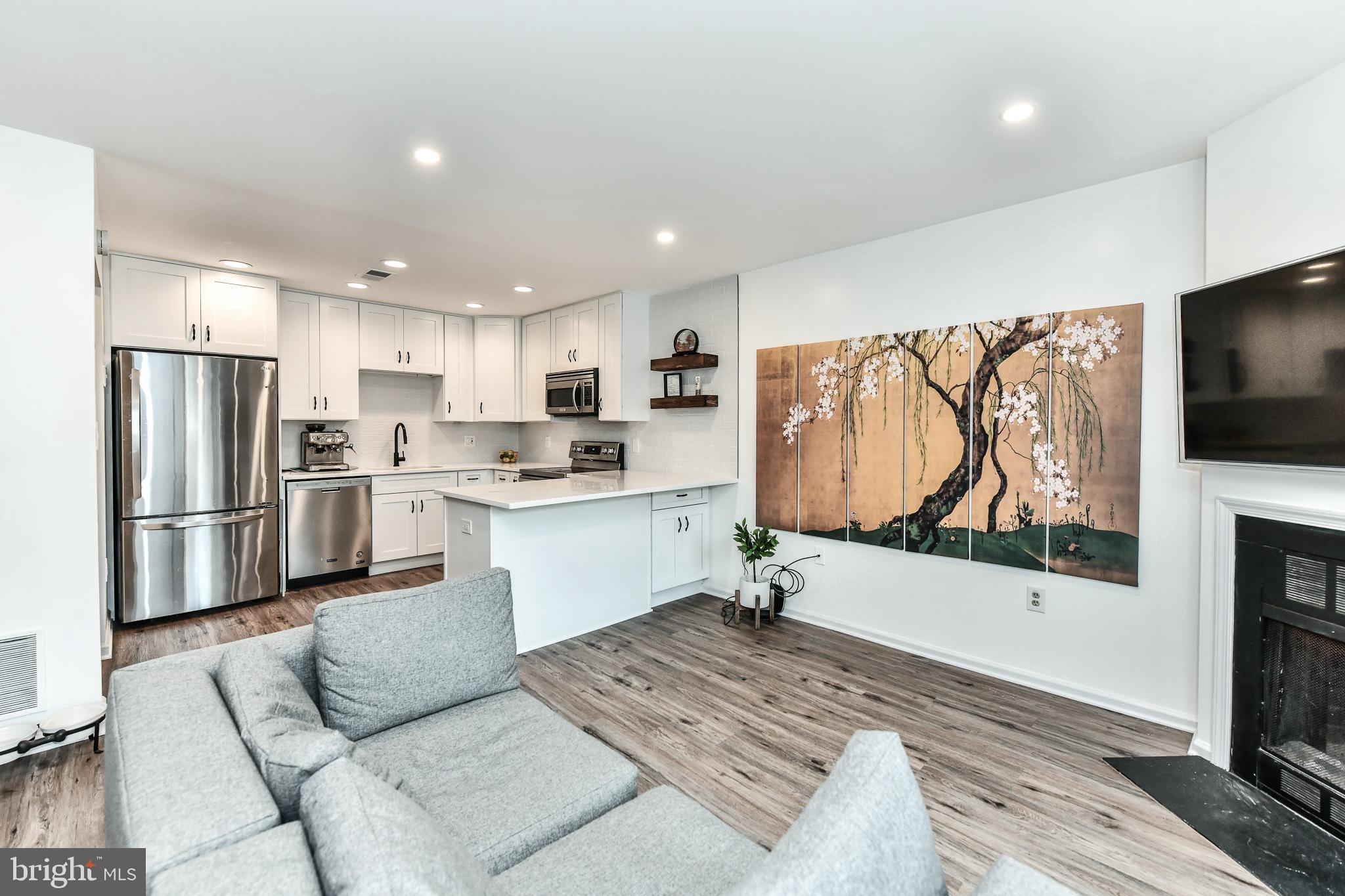 STAFFORD SQUARE - Residential Lease