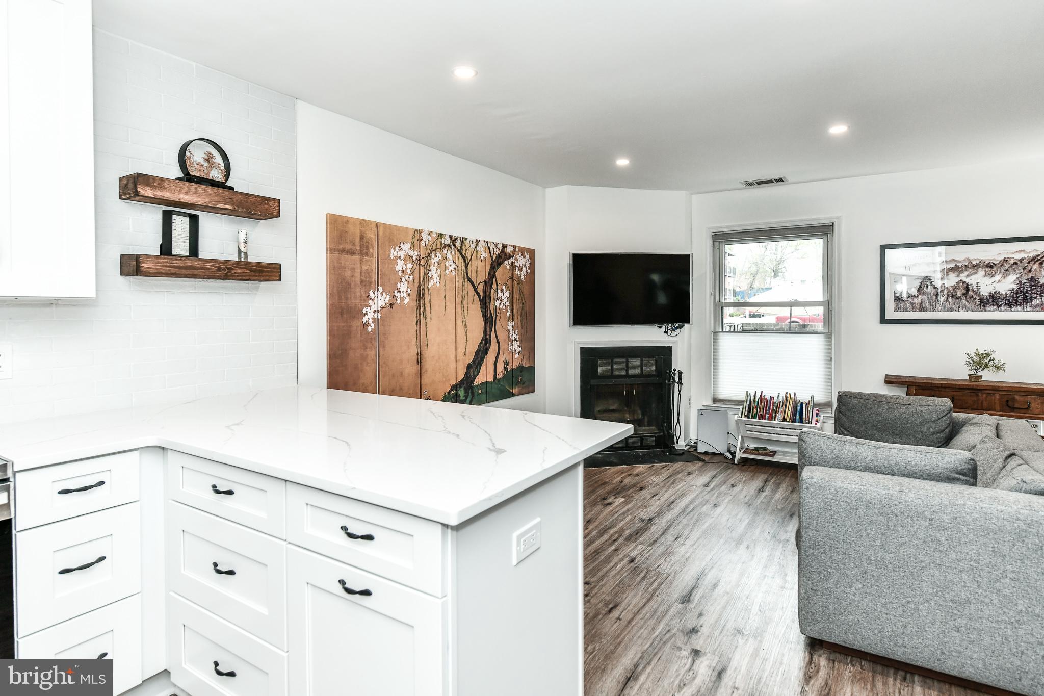 STAFFORD SQUARE - Residential Lease