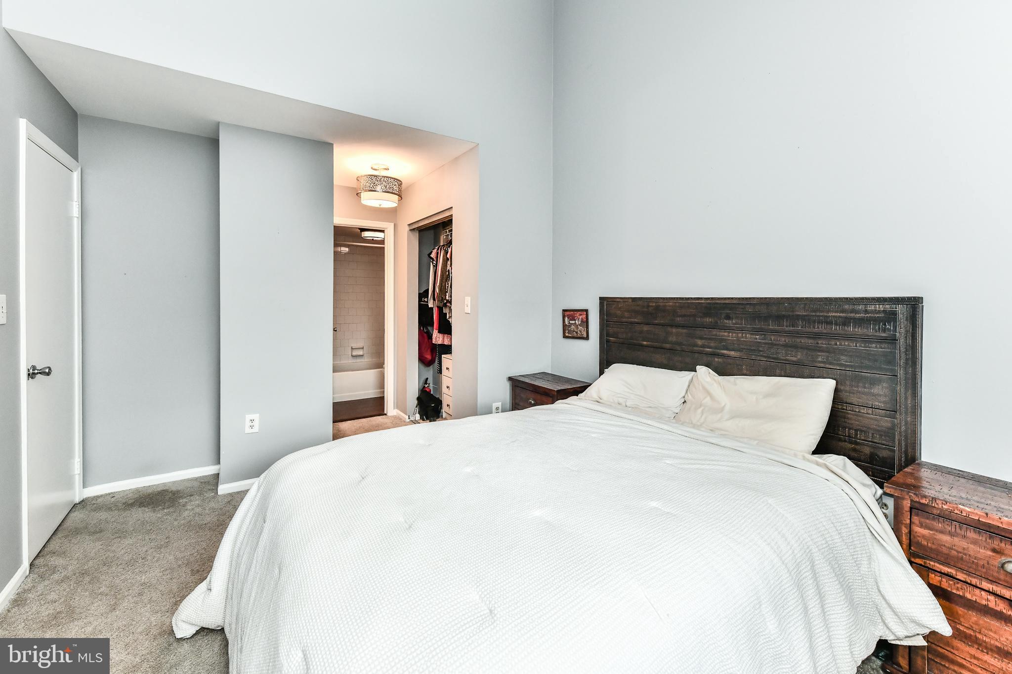 STAFFORD SQUARE - Residential Lease