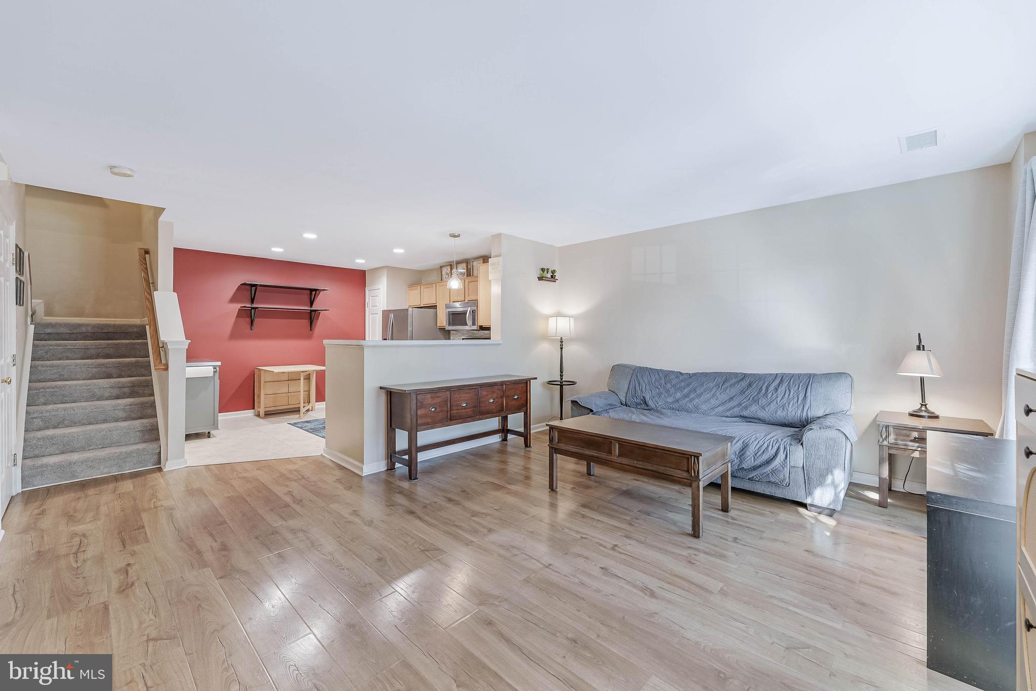 WELLINGTON/CLOVERHILL - Residential