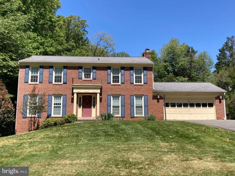 Photo of 12144 Folkstone Drive, HERNDON, VA 20171 (MLS # VAFX2310588)