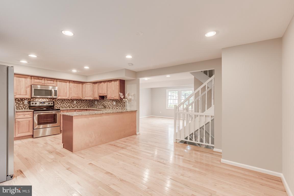 BURKE VILLAGE - Residential