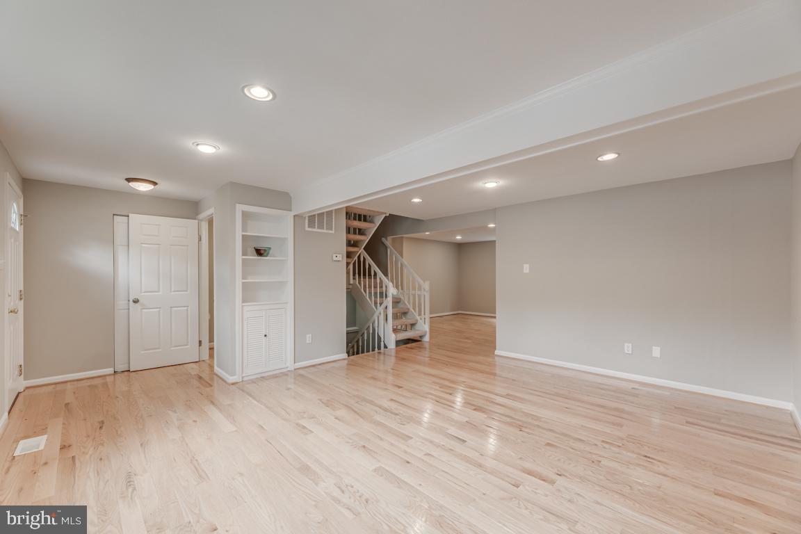 BURKE VILLAGE - Residential