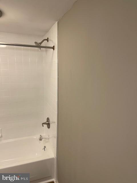 PRESIDENTIAL TOWERS - Residential