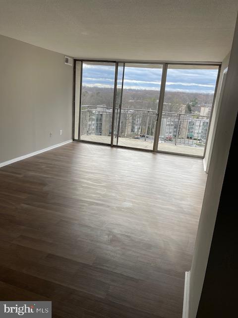 PRESIDENTIAL TOWERS - Residential