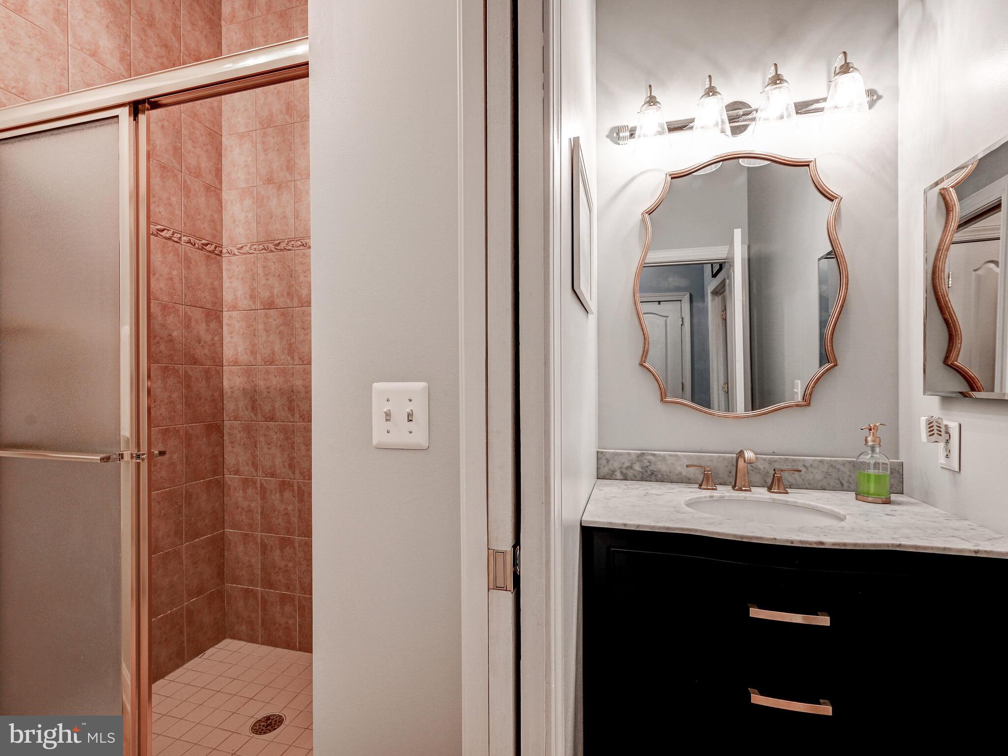 NICHOLSONS MANOR - Residential