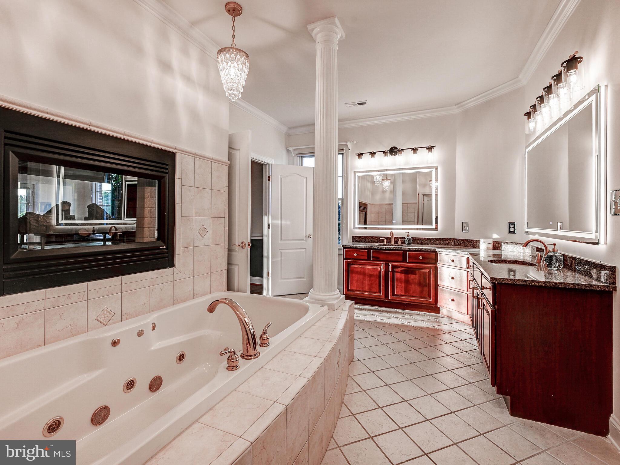 NICHOLSONS MANOR - Residential