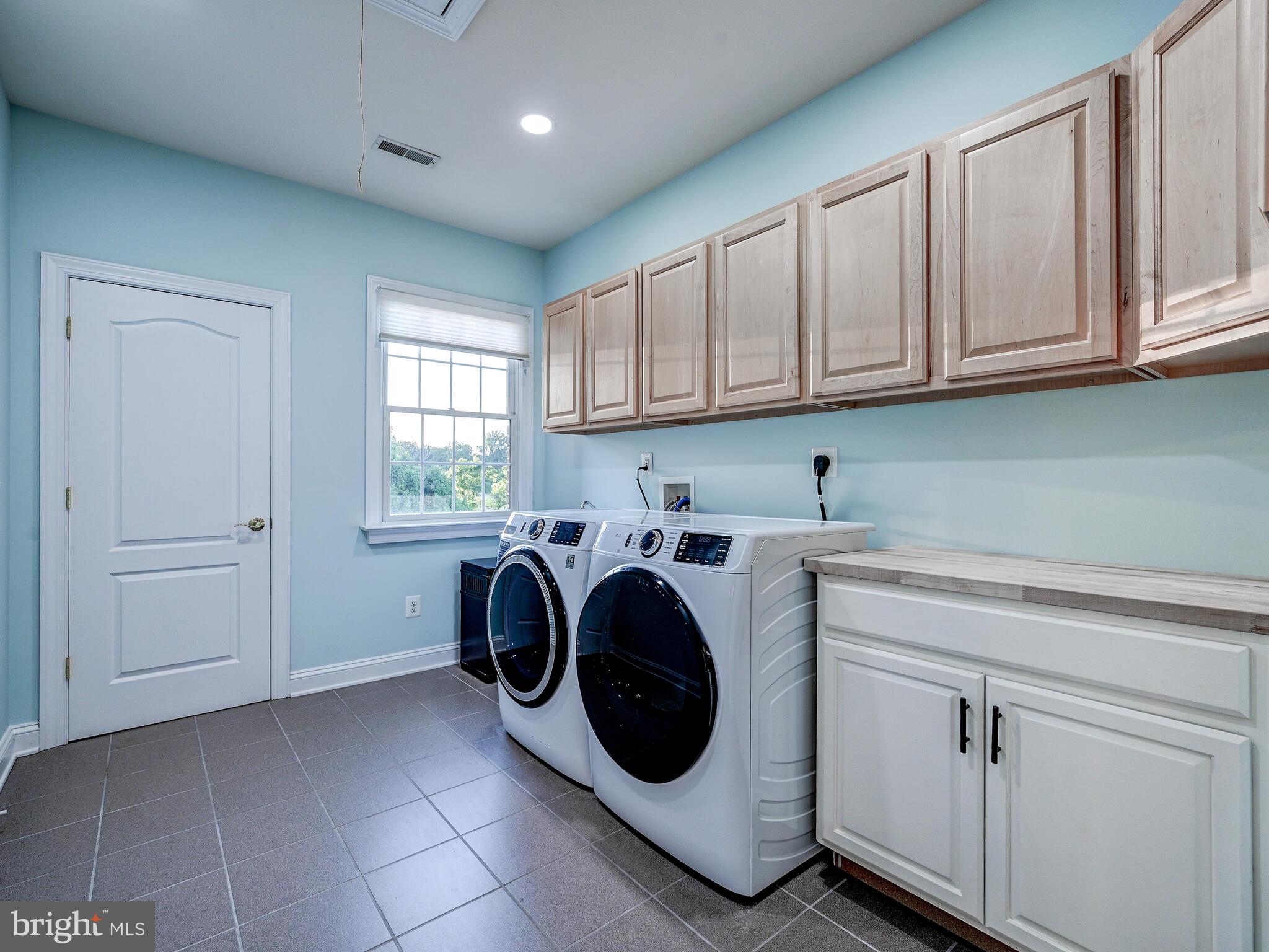 NICHOLSONS MANOR - Residential