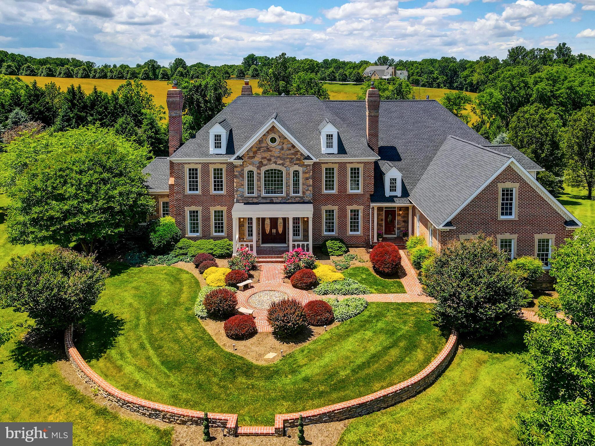 NICHOLSONS MANOR - Residential