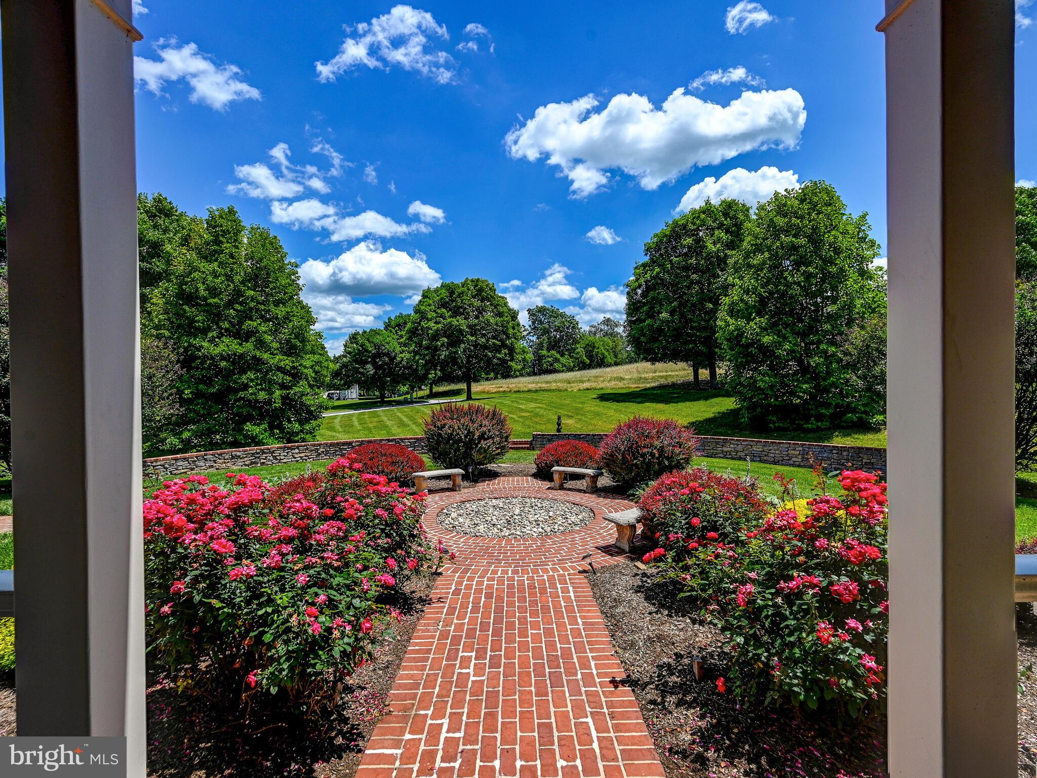 NICHOLSONS MANOR - Residential