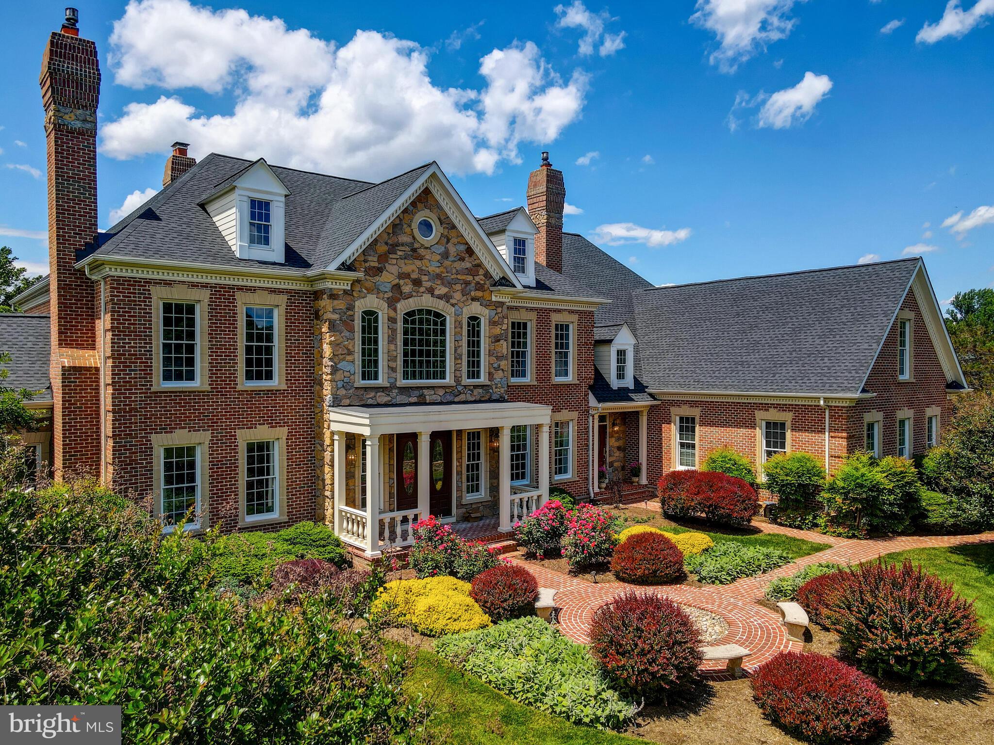 NICHOLSONS MANOR - Residential