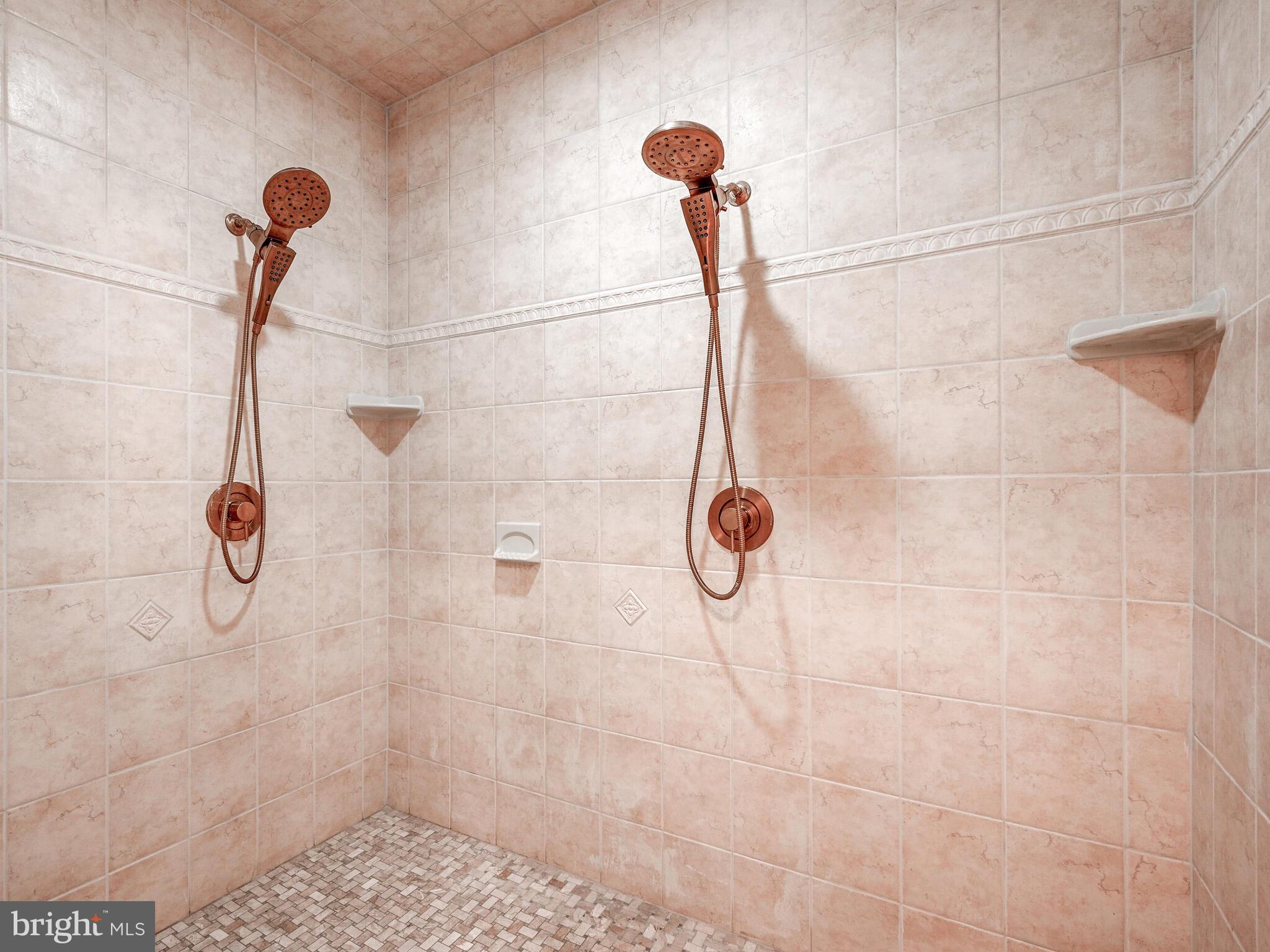 NICHOLSONS MANOR - Residential