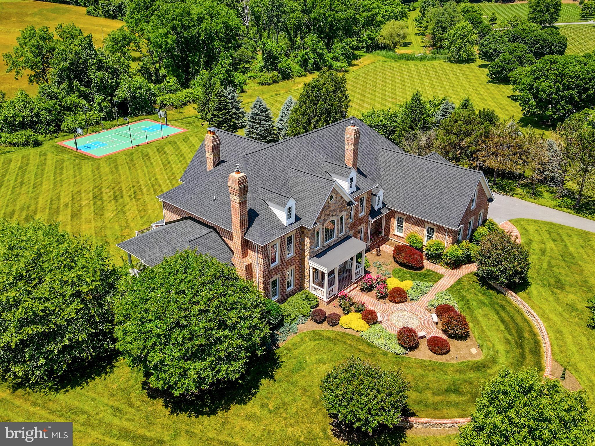 NICHOLSONS MANOR - Residential