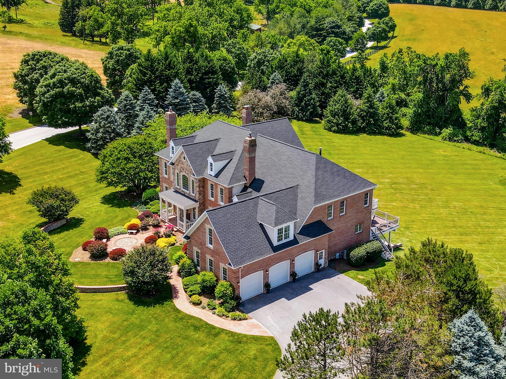 NICHOLSONS MANOR - Residential