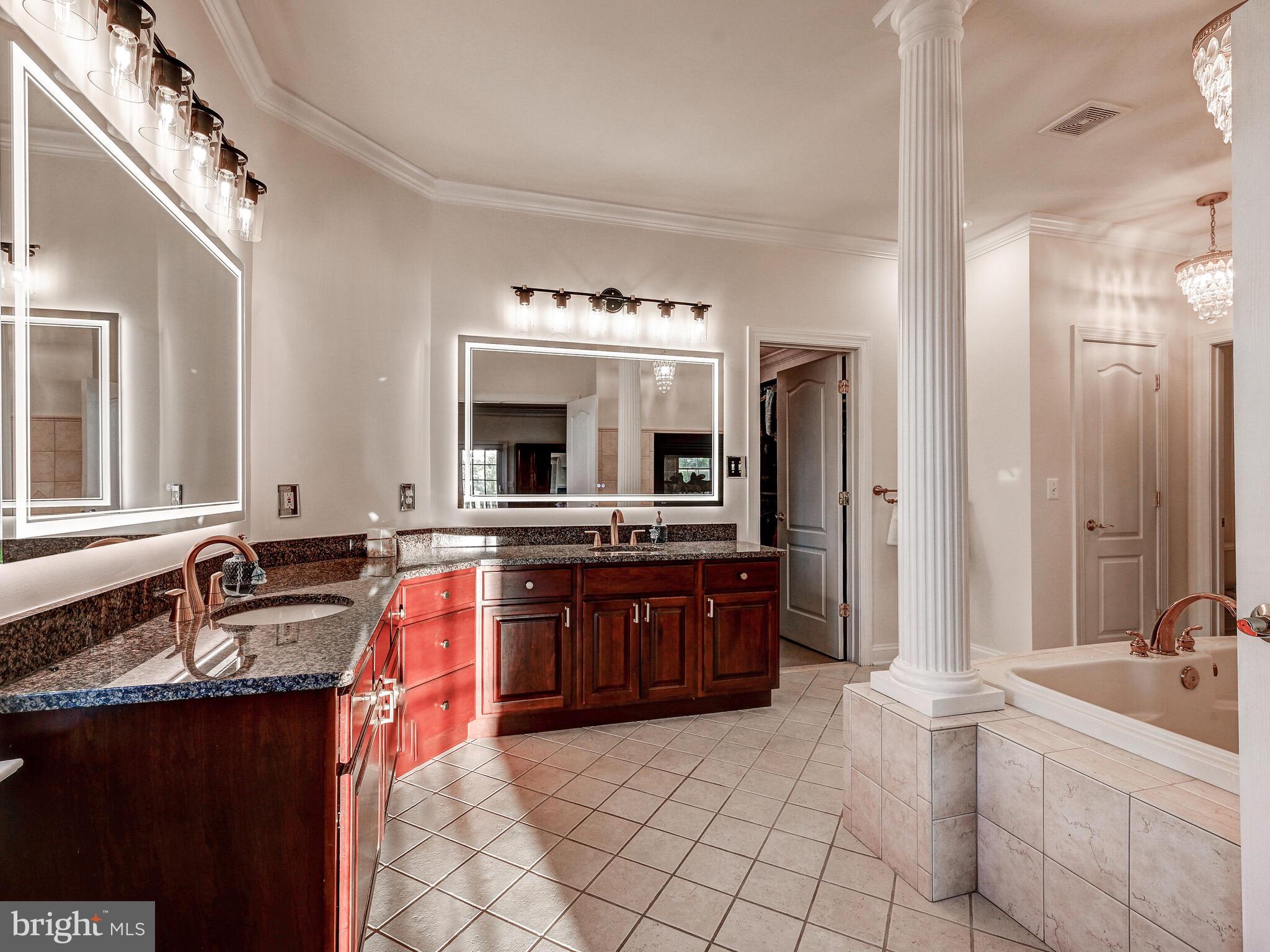 NICHOLSONS MANOR - Residential