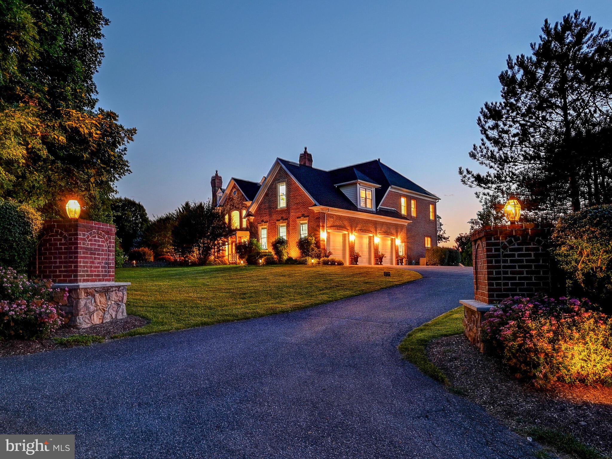 NICHOLSONS MANOR - Residential