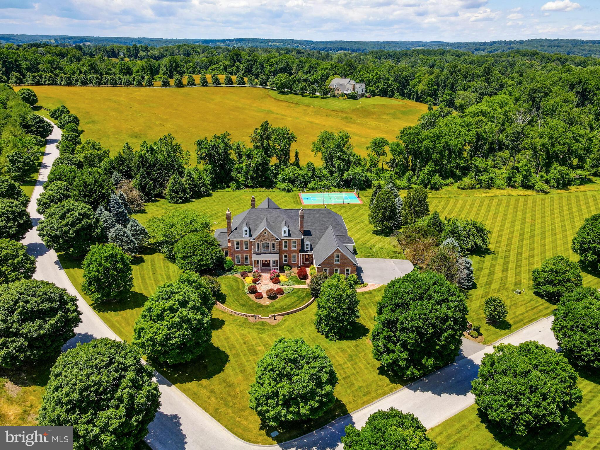 NICHOLSONS MANOR - Residential