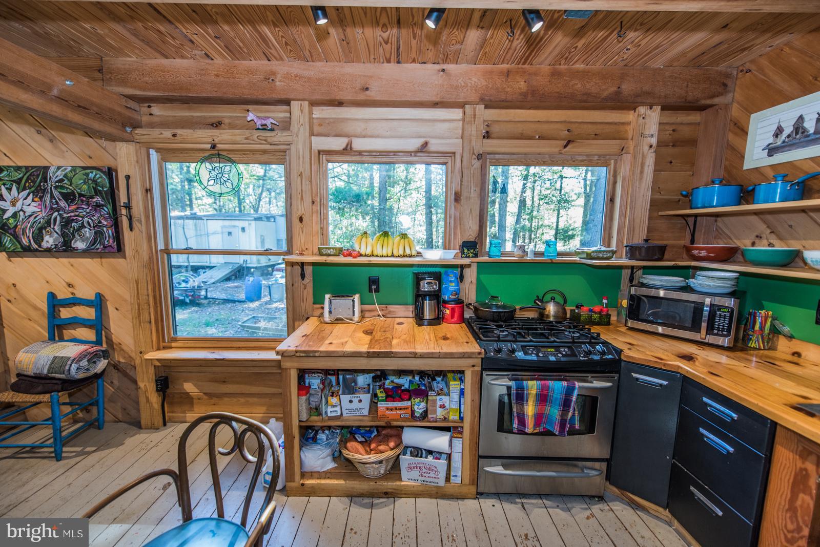 LAKE FERNDALE - Residential