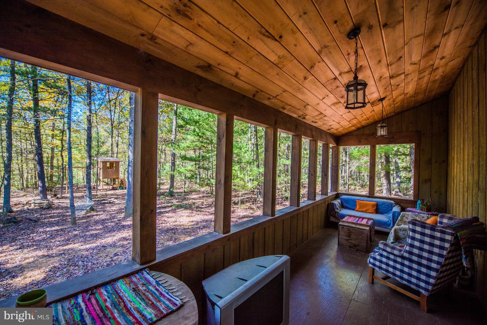 LAKE FERNDALE - Residential