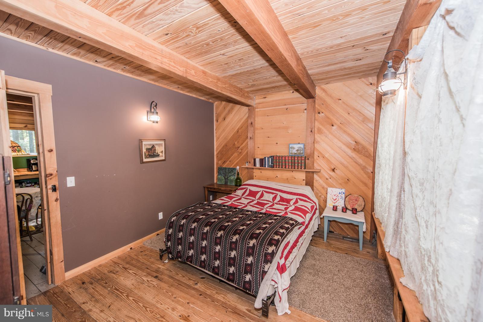 LAKE FERNDALE - Residential