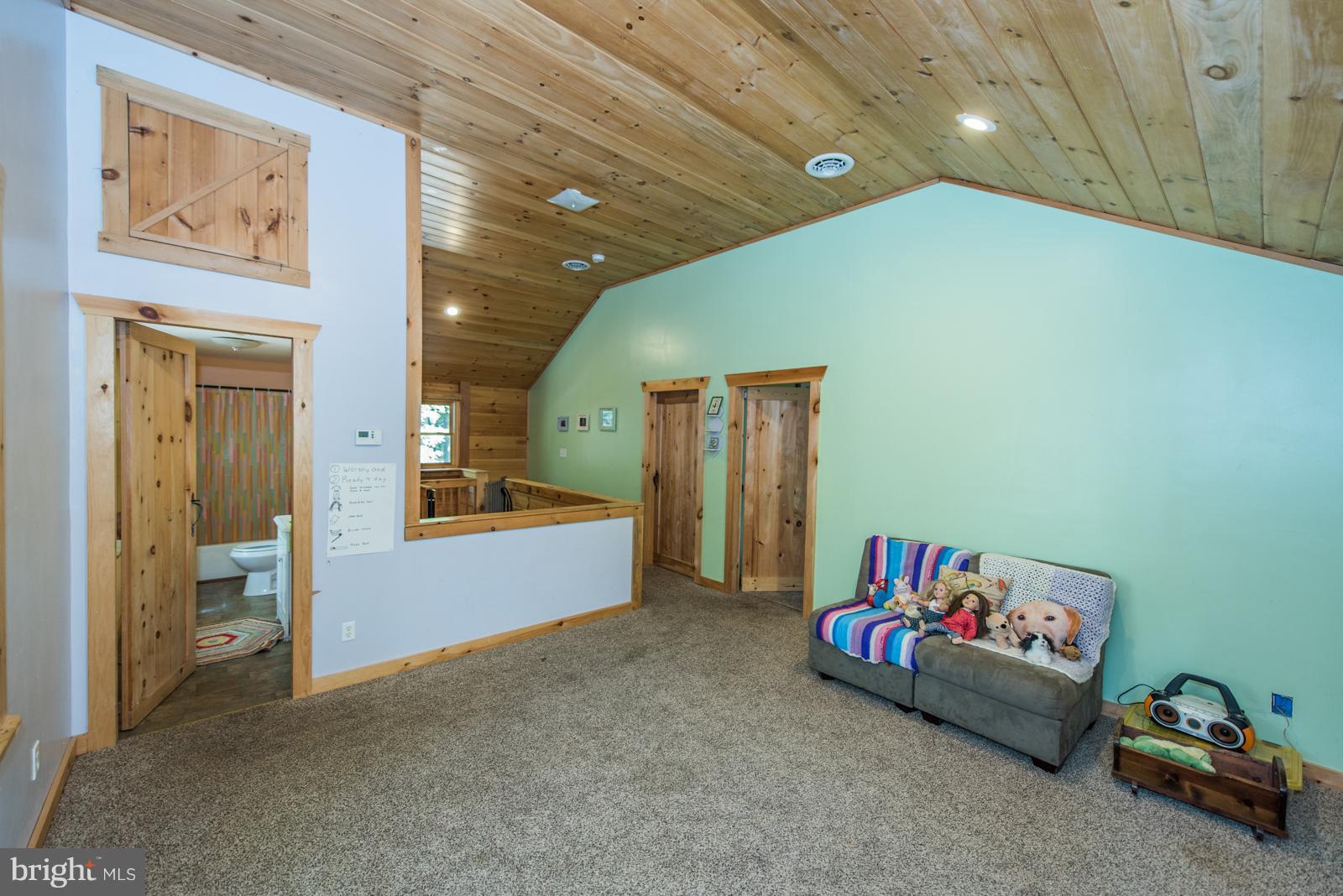 LAKE FERNDALE - Residential